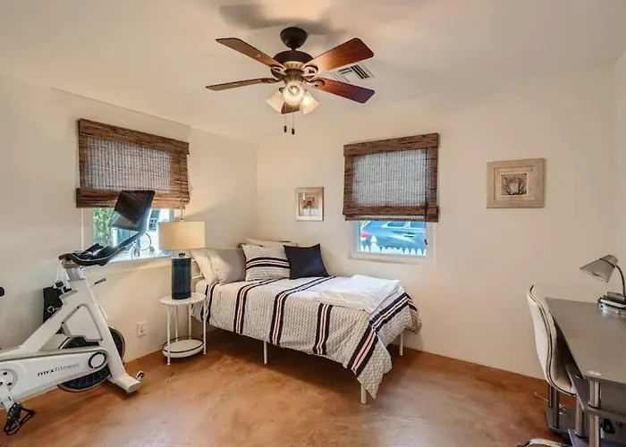 Casas Adobes With A Salt Water Pool Holiday home